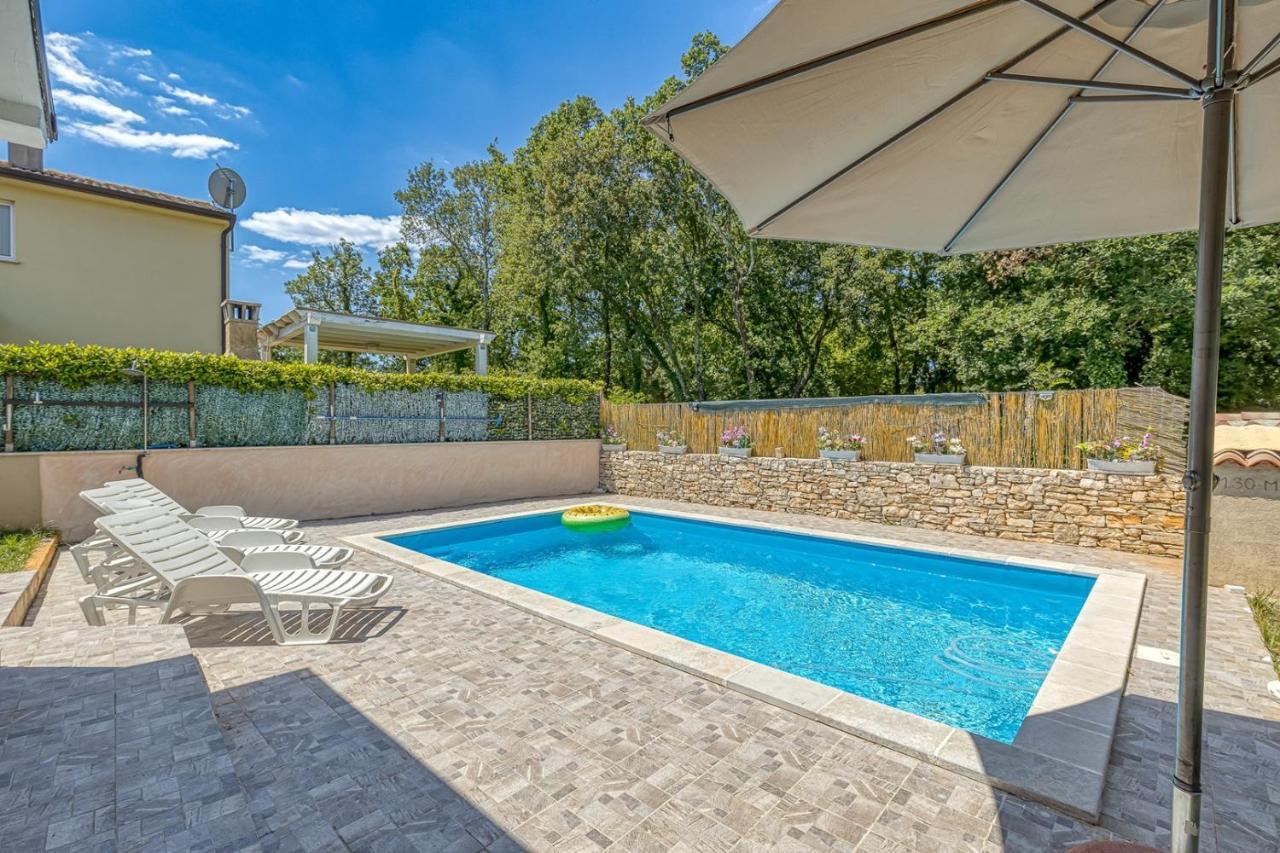 Holiday House Mir Kanfanar Exterior foto
