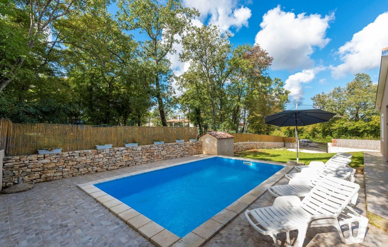 Holiday House Mir Kanfanar Exterior foto